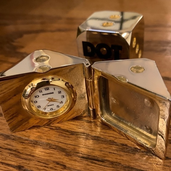 Vintage Die-Cast Brass Dice Novelty Clock - Picture 4 of 9